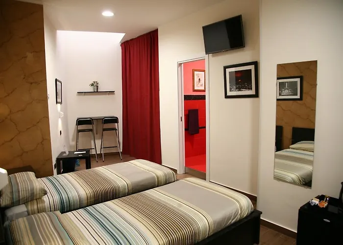 Duomo לינה וארוחת בוקר 4*