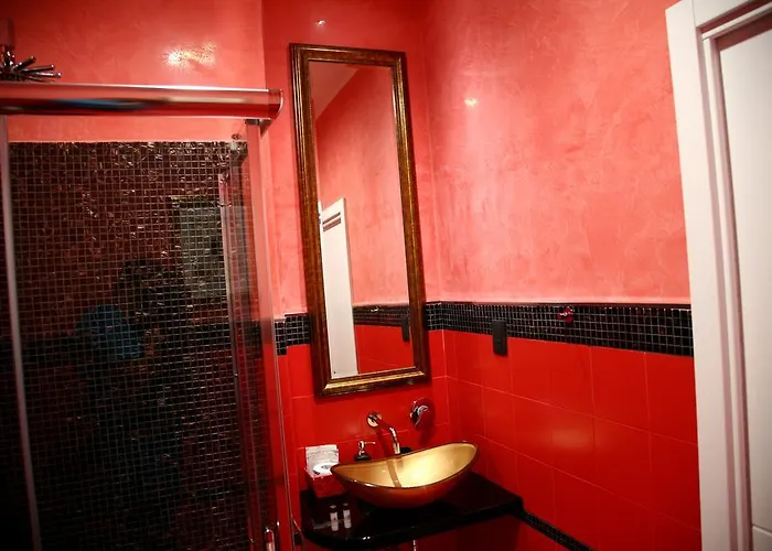 Duomo לינה וארוחת בוקר 4*